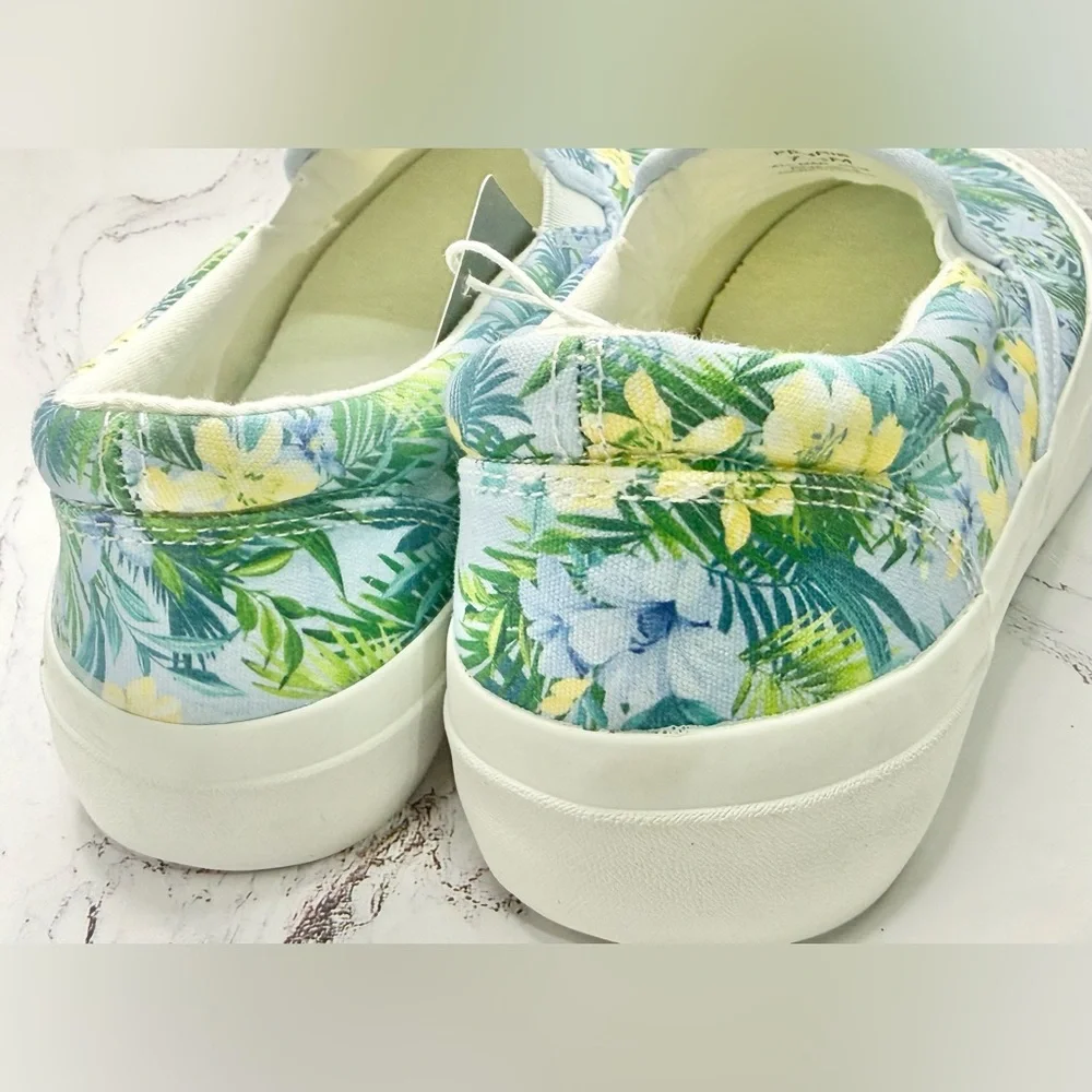 New Tommy Bahama Ferris Blue Floral Tropical Slip On Shoe Canvas Size 7.5 &8.5 - Picture 4 of 6